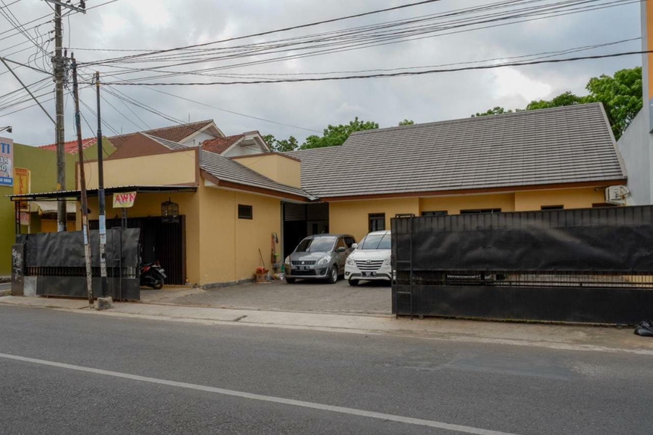 Reddoorz Near Living Plaza Purwokerto Hotel Kültér fotó