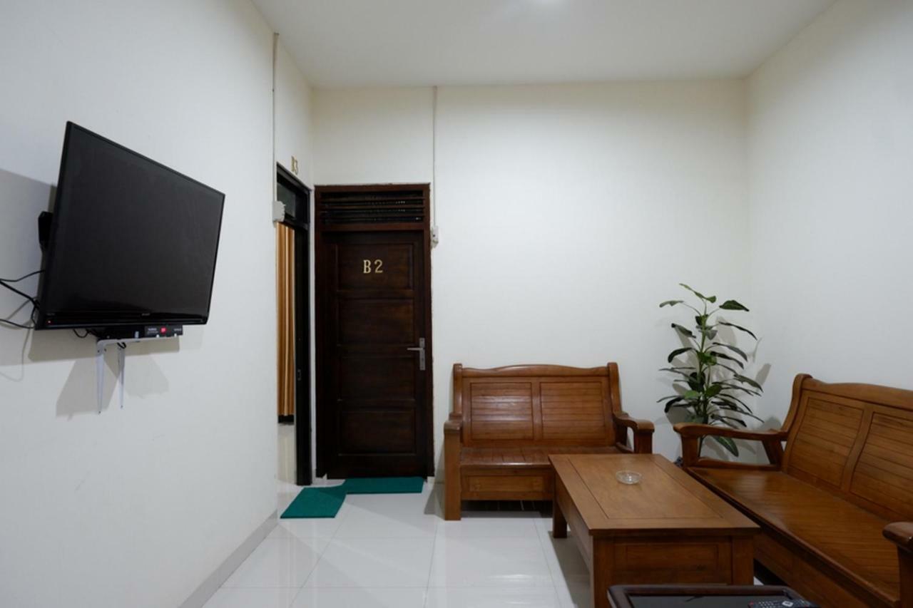 Reddoorz Near Living Plaza Purwokerto Hotel Kültér fotó