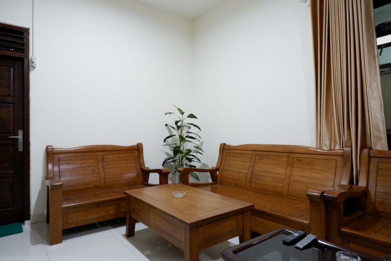 Reddoorz Near Living Plaza Purwokerto Hotel Kültér fotó