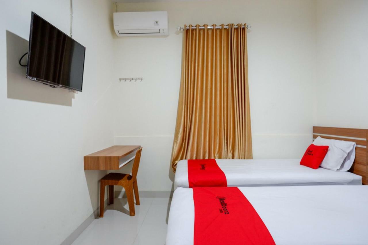 Reddoorz Near Living Plaza Purwokerto Hotel Kültér fotó